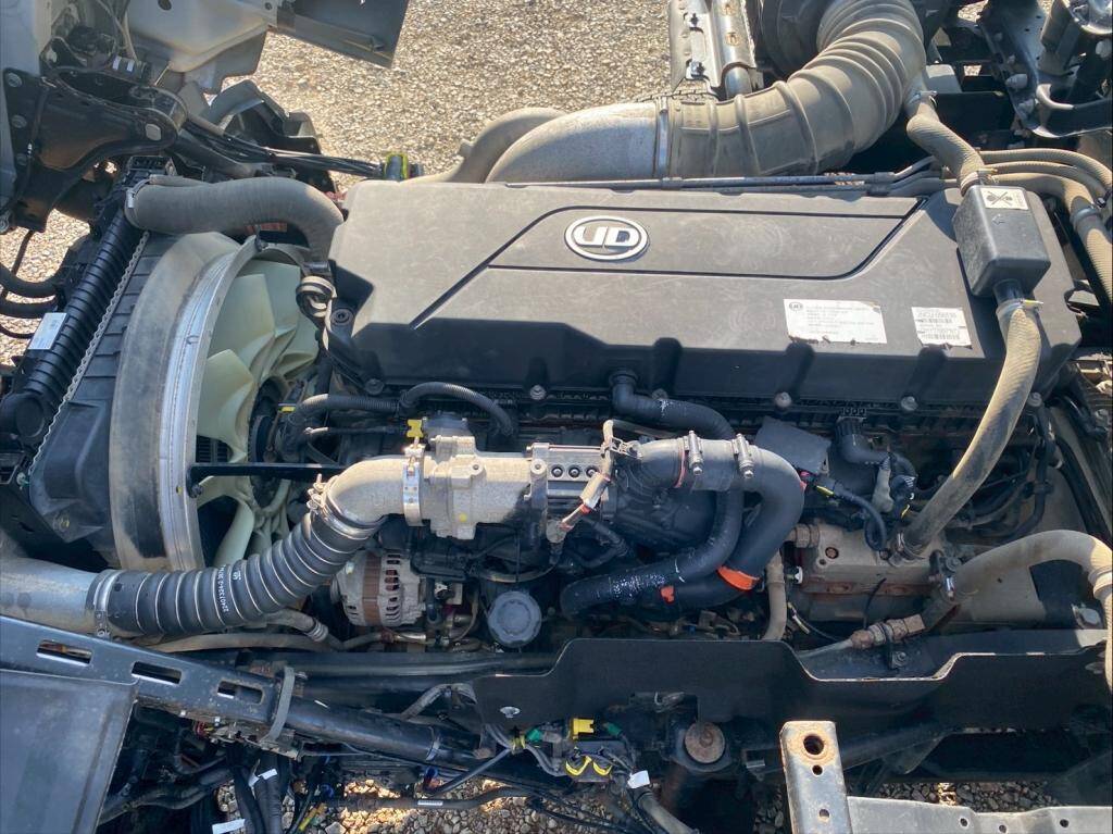 UDトラックスクオンダンプ大型（10t）[写真17]