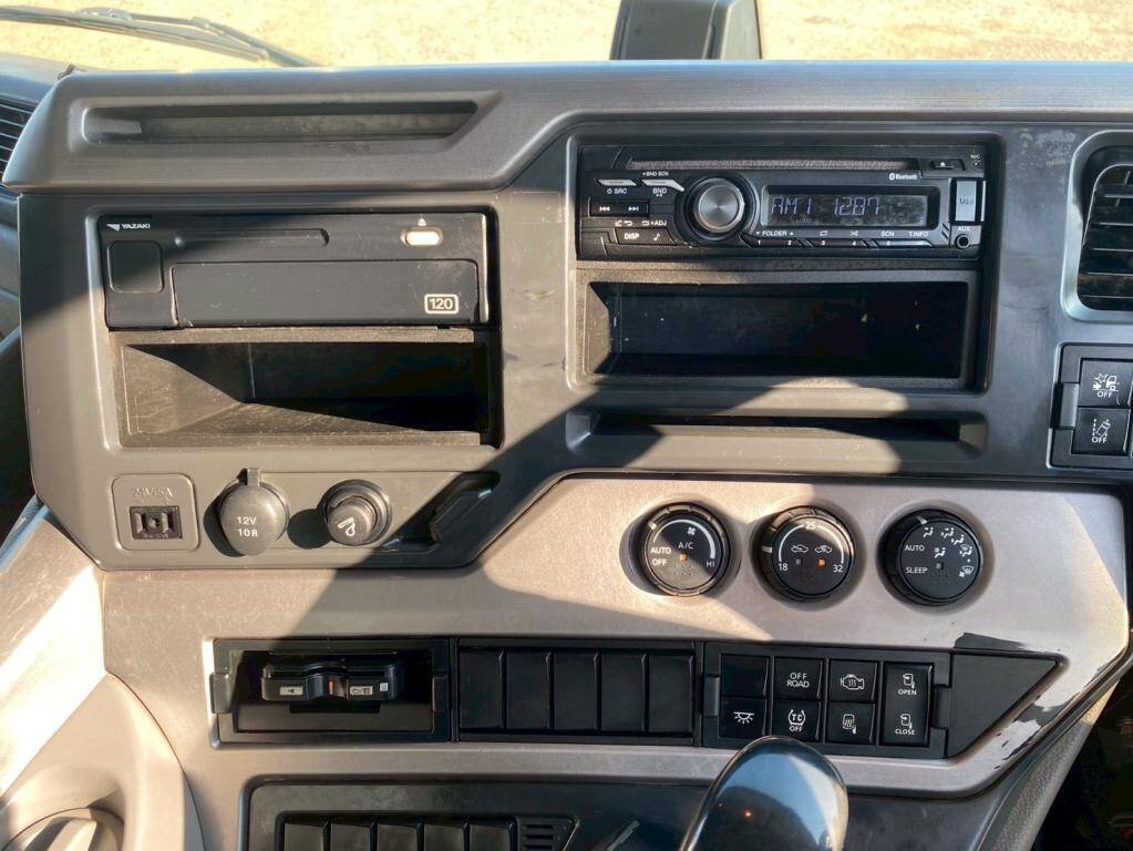 UDトラックスクオンダンプ大型（10t）[写真20]