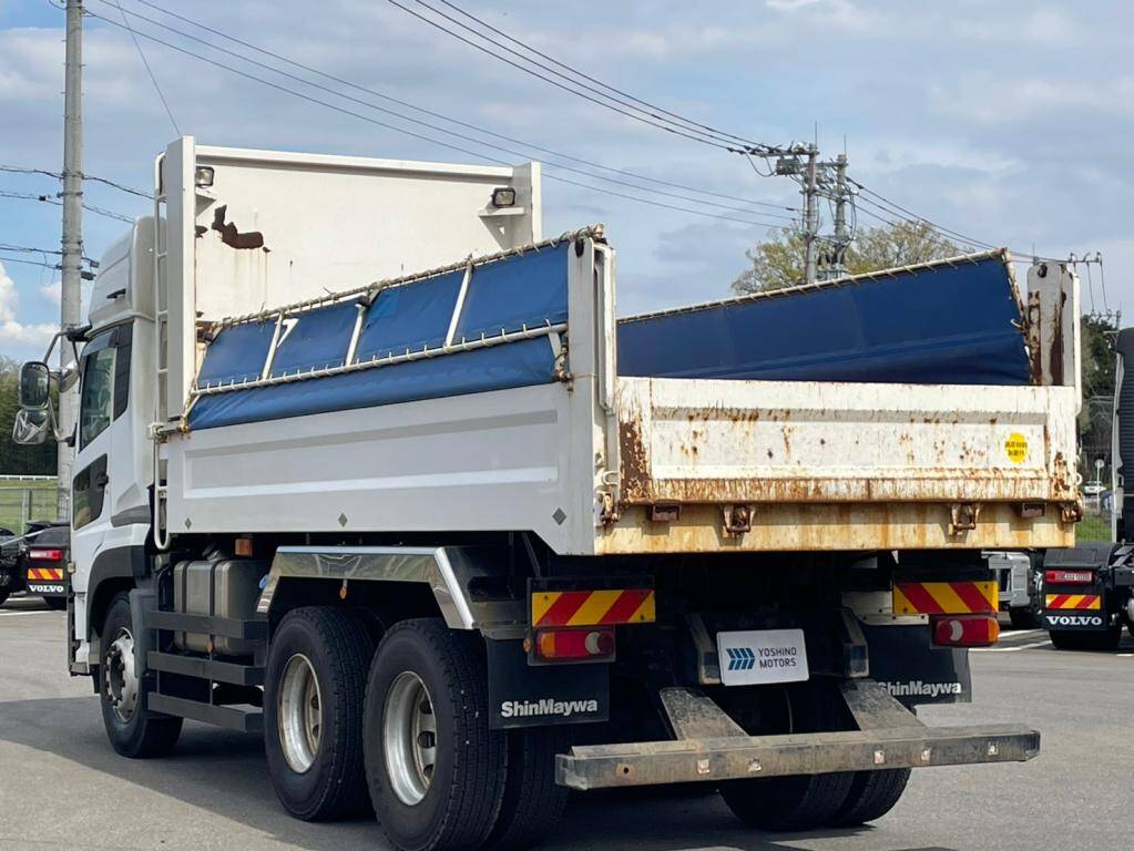 UDトラックスクオンダンプ大型（10t）[写真03]