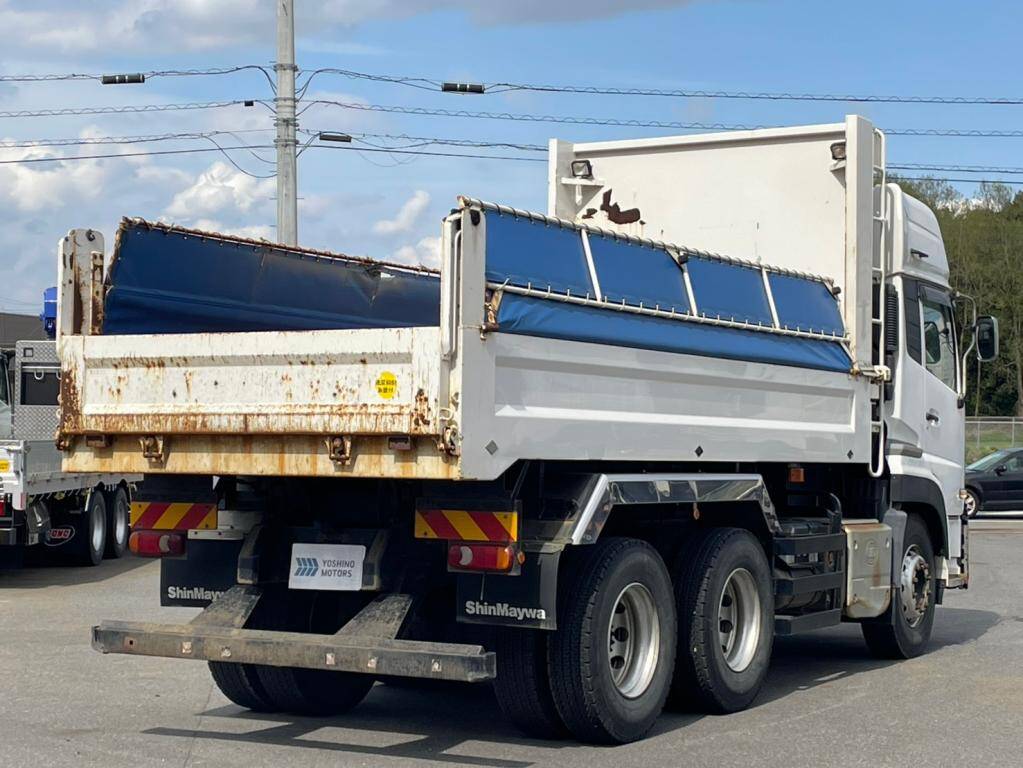 UDトラックスクオンダンプ大型（10t）[写真04]