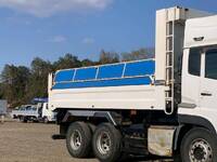 UDトラックスクオンダンプ大型（10t）[写真06]