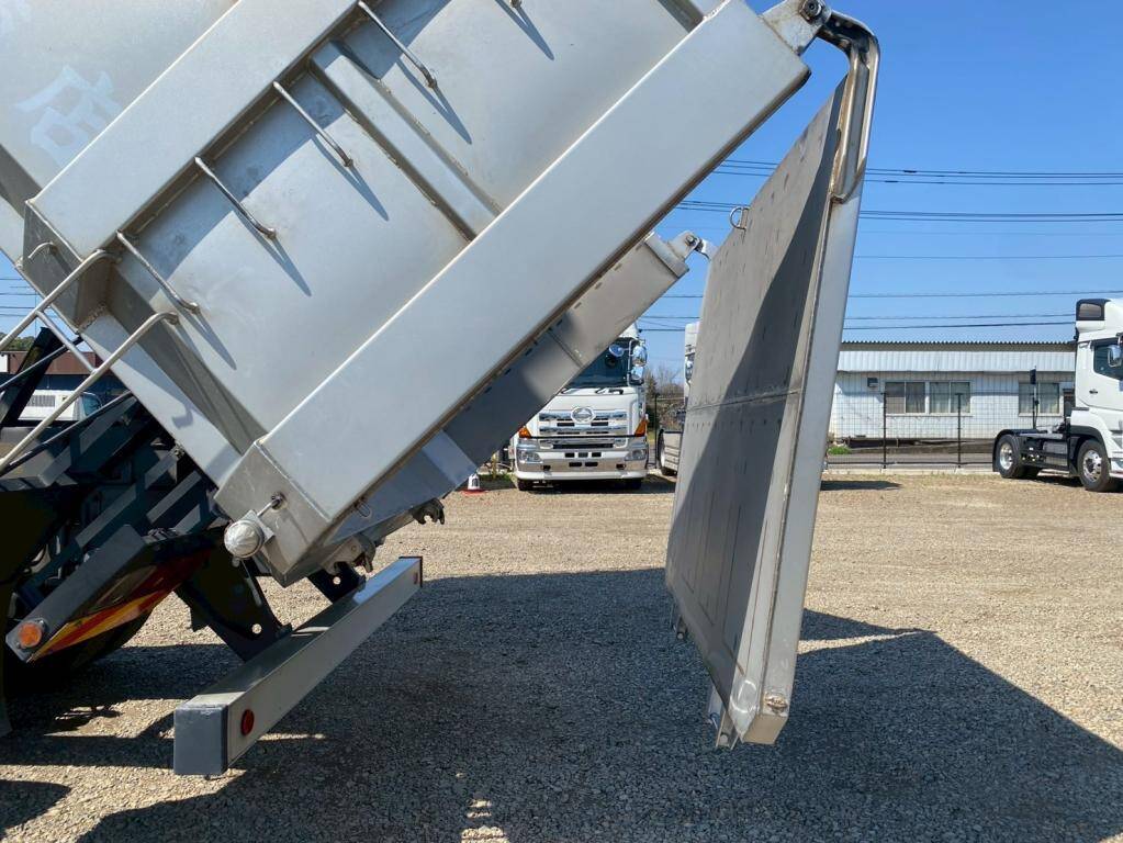 日野プロフィア深ダンプ（土砂禁ダンプ）大型（10t）[写真11]