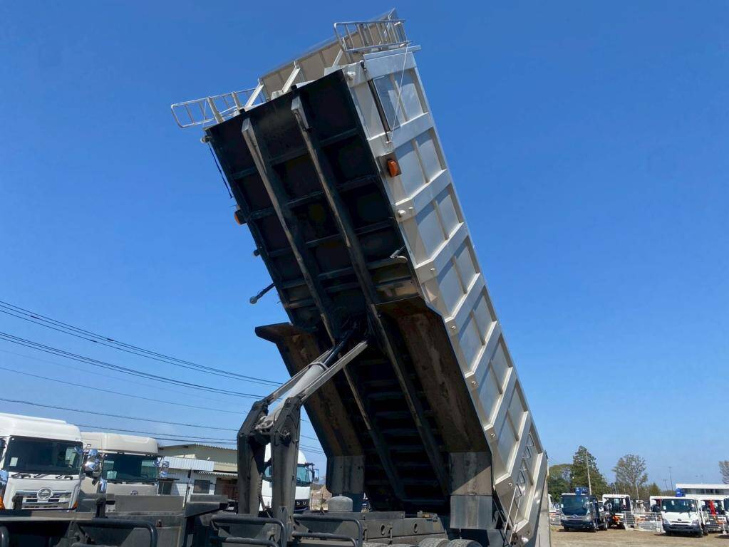 日野プロフィア深ダンプ（土砂禁ダンプ）大型（10t）[写真12]