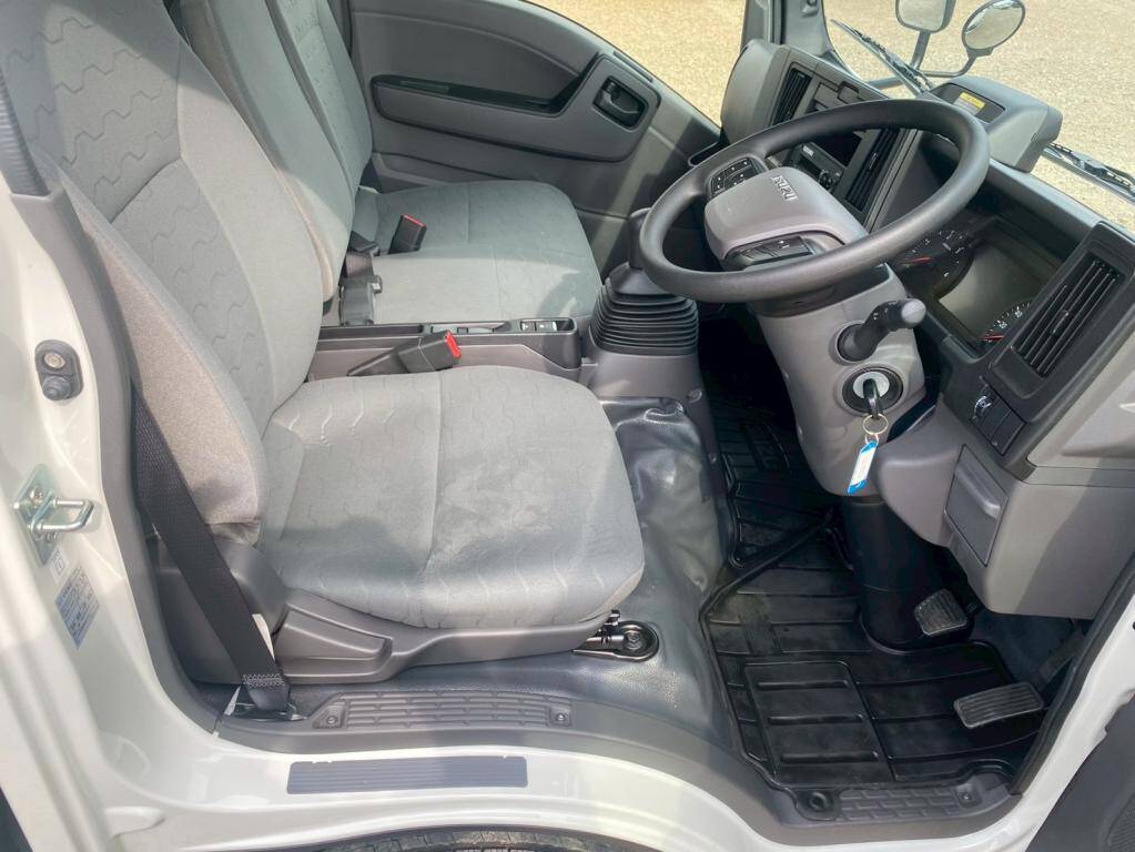 いすゞエルフ幌車小型（2t・3t）[写真17]