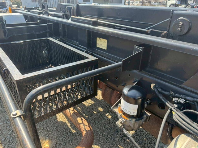 日野レンジャーコンテナ専用車増トン（6t・8t）[写真14]