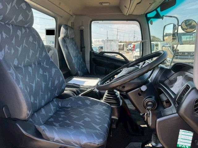 日野レンジャーコンテナ専用車増トン（6t・8t）[写真21]