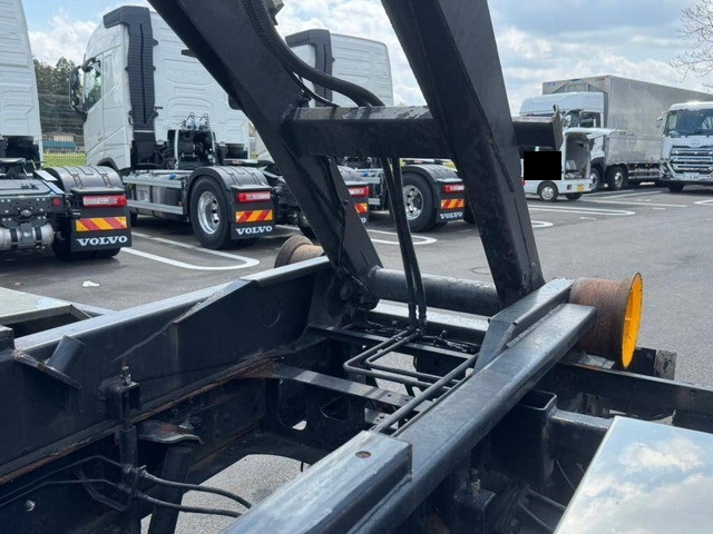 日野レンジャーコンテナ専用車増トン（6t・8t）[写真09]