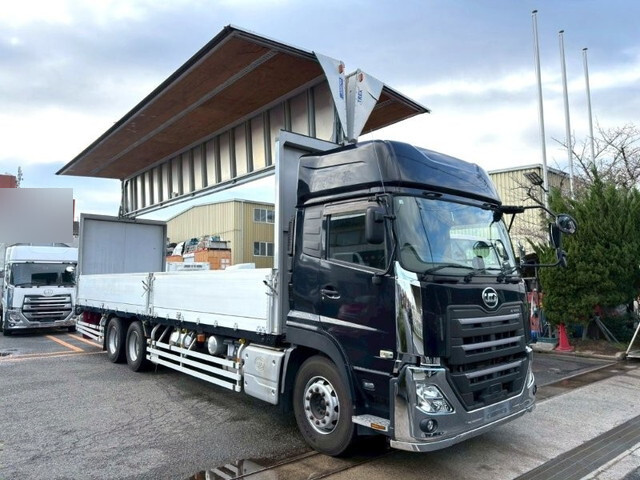 UDトラックスクオンアルミウイング大型（10t）[写真01]