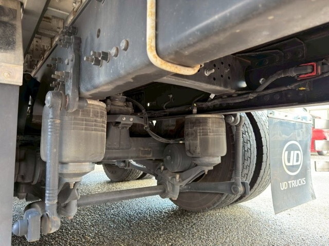 UDトラックスクオンアルミウイング大型（10t）[写真15]