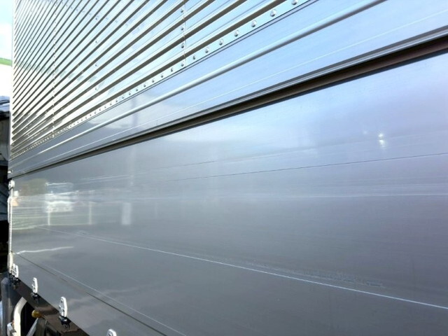 UDトラックスクオンアルミウイング大型（10t）[写真21]