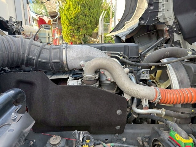 UDトラックスクオンアルミウイング大型（10t）[写真26]