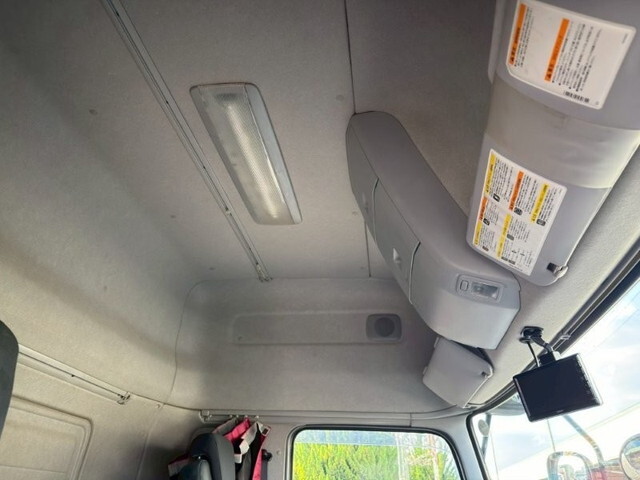 UDトラックスクオンアルミウイング大型（10t）[写真29]