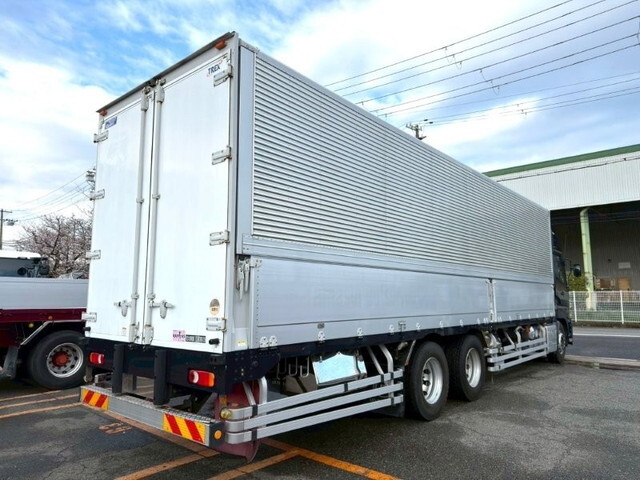 UDトラックスクオンアルミウイング大型（10t）[写真04]