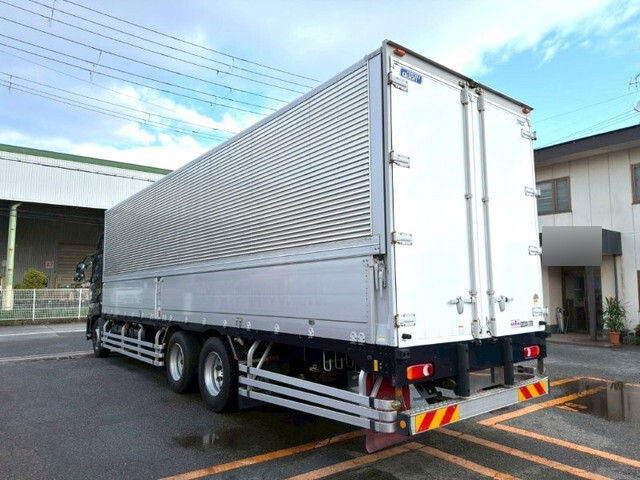 UDトラックスクオンアルミウイング大型（10t）[写真06]