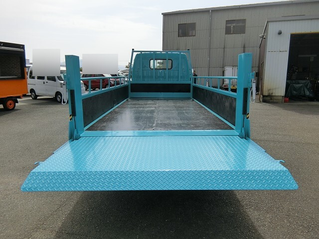 トヨタトヨエース平ボディ小型（2t・3t）[写真10]