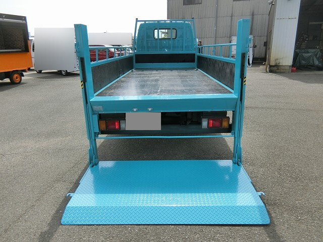 トヨタトヨエース平ボディ小型（2t・3t）[写真13]