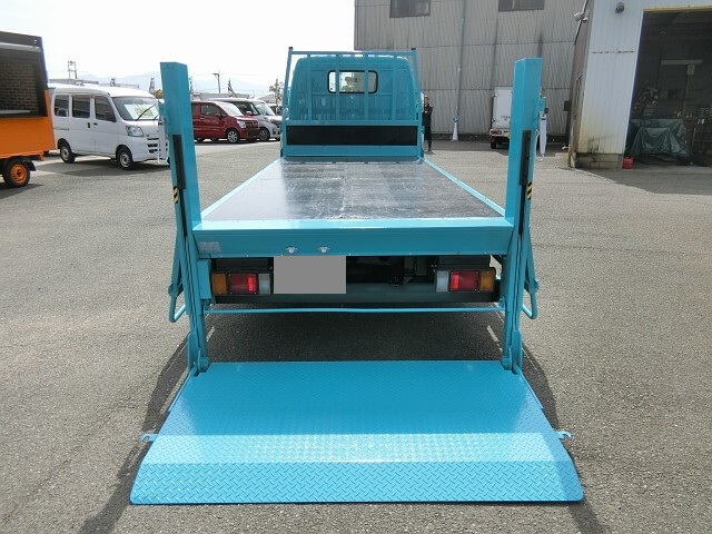 トヨタトヨエース平ボディ小型（2t・3t）[写真16]