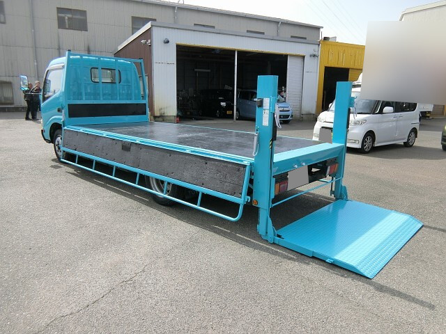 トヨタトヨエース平ボディ小型（2t・3t）[写真17]