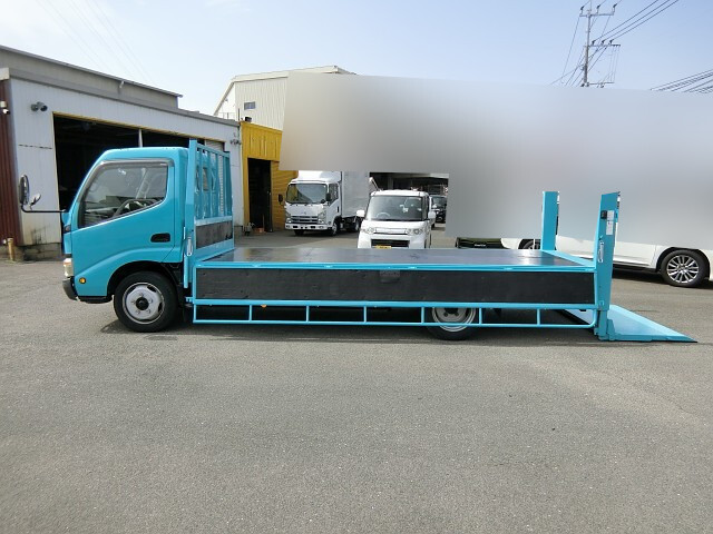 トヨタトヨエース平ボディ小型（2t・3t）[写真18]