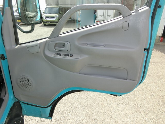 トヨタトヨエース平ボディ小型（2t・3t）[写真22]