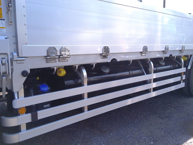 日野プロフィアアルミブロック大型（10t）[写真11]