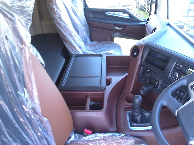 日野プロフィアアルミブロック大型（10t）[写真24]