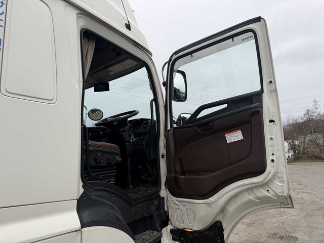 日野プロフィアアルミウイング大型（10t）[写真30]