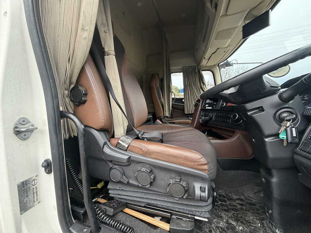 日野プロフィアアルミウイング大型（10t）[写真31]