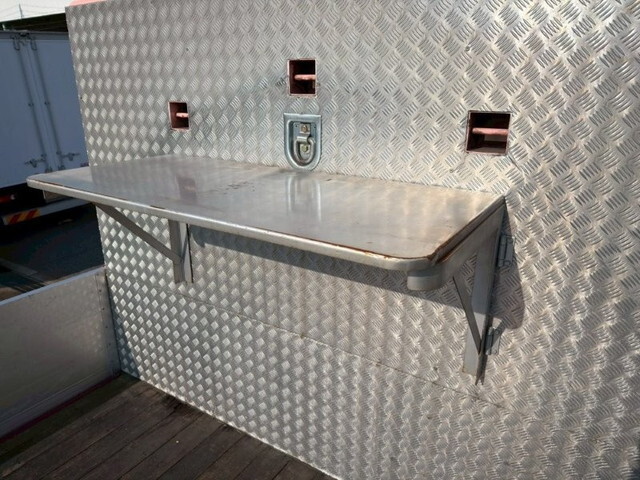 いすゞギガアルミブロック大型（10t）[写真11]