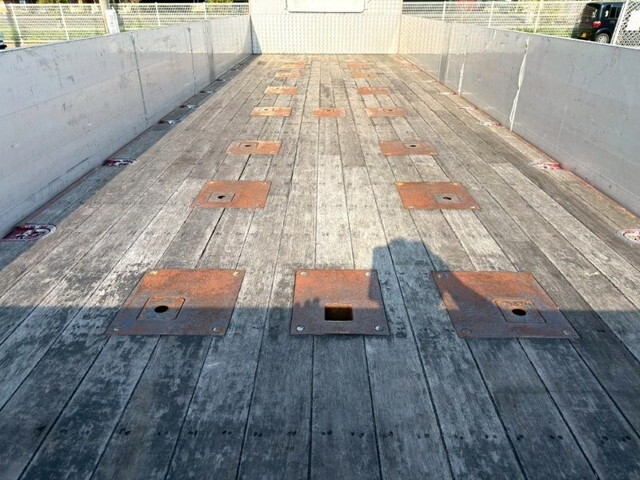 いすゞギガアルミブロック大型（10t）[写真05]