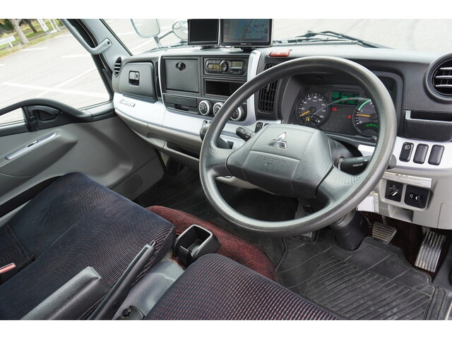 三菱ふそうキャンター平ボディ小型（2t・3t）[写真14]