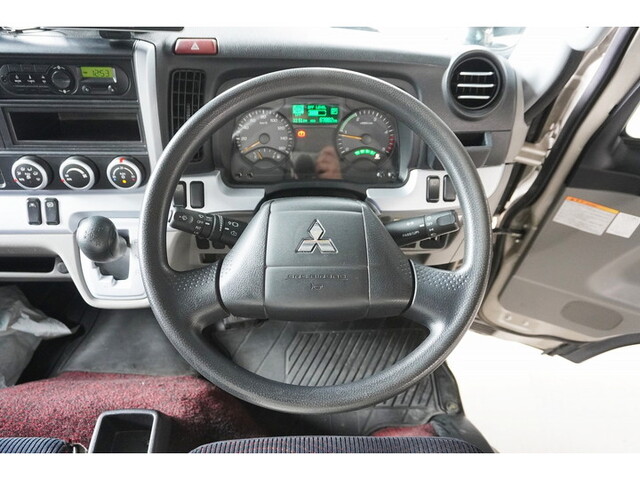 三菱ふそうキャンター平ボディ小型（2t・3t）[写真31]