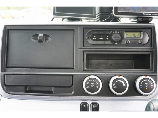 三菱ふそうキャンター平ボディ小型（2t・3t）[写真34]