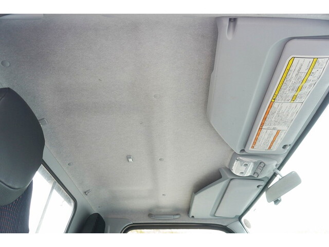 三菱ふそうキャンター平ボディ小型（2t・3t）[写真37]