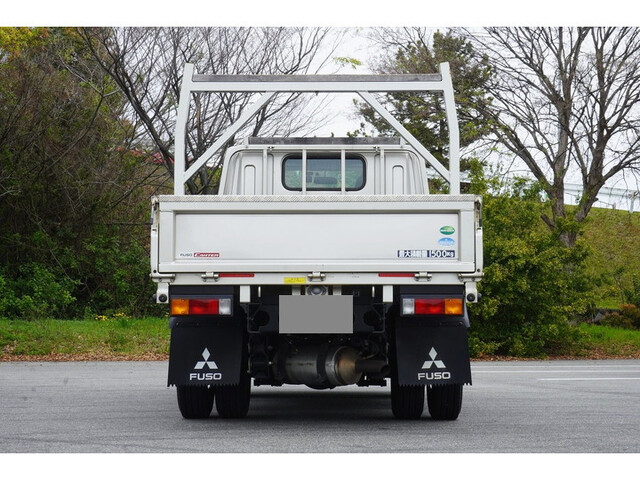 三菱ふそうキャンター平ボディ小型（2t・3t）[写真05]