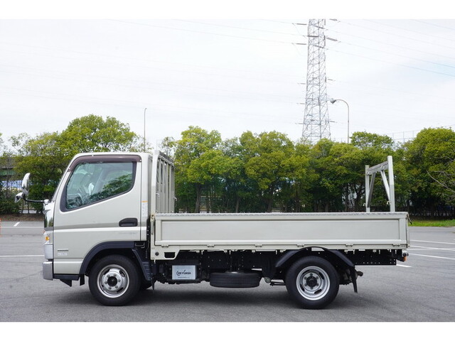 三菱ふそうキャンター平ボディ小型（2t・3t）[写真06]