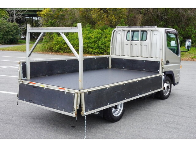 三菱ふそうキャンター平ボディ小型（2t・3t）[写真08]