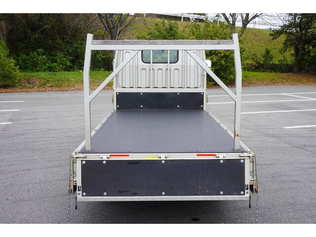 三菱ふそうキャンター平ボディ小型（2t・3t）[写真09]