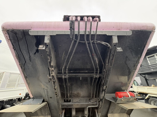 いすゞエルフパッカー車（塵芥車）小型（2t・3t）[写真18]