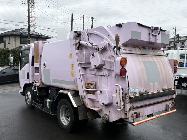 いすゞエルフパッカー車（塵芥車）小型（2t・3t）[写真02]
