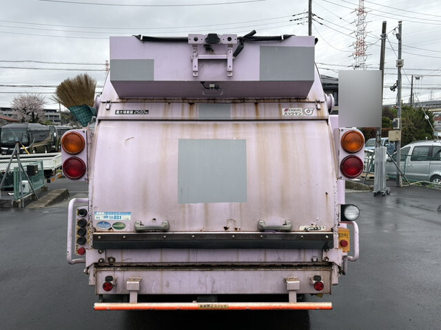 いすゞエルフパッカー車（塵芥車）小型（2t・3t）[写真08]