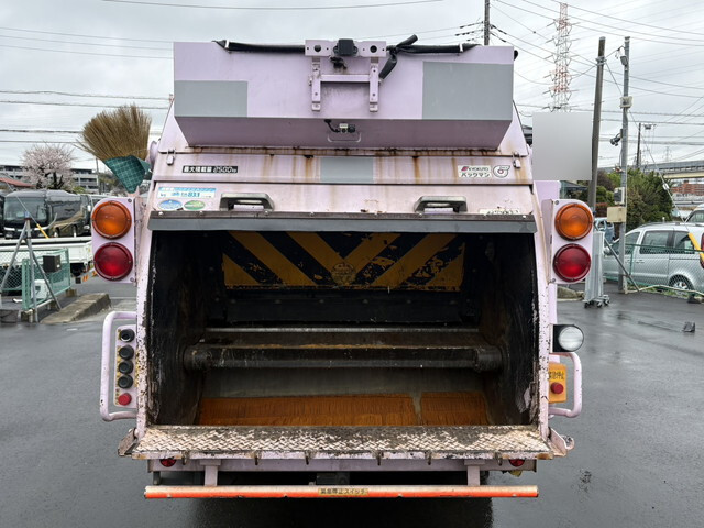 いすゞエルフパッカー車（塵芥車）小型（2t・3t）[写真09]