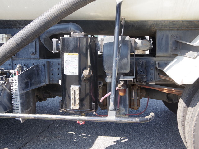 三菱ふそうキャンターバキュームカー小型（2t・3t）[写真13]