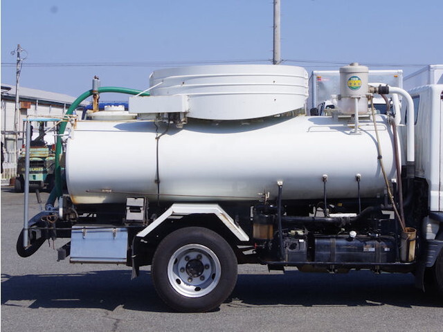 三菱ふそうキャンターバキュームカー小型（2t・3t）[写真16]