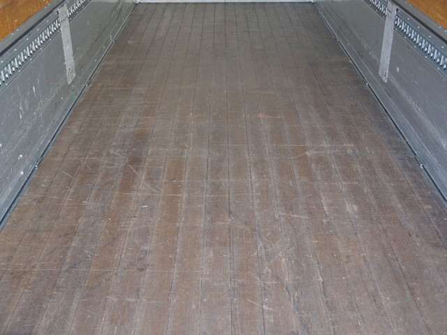 日野レンジャーアルミウイング中型（4t）[写真14]