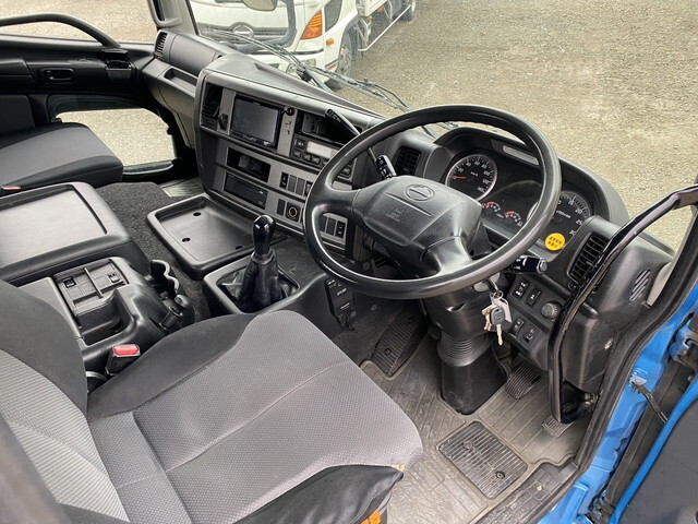 日野プロフィアトレーラーヘッド（トラクターヘッド）大型（10t）[写真20]