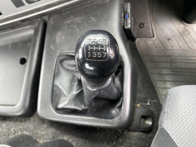 日野プロフィアトレーラーヘッド（トラクターヘッド）大型（10t）[写真22]