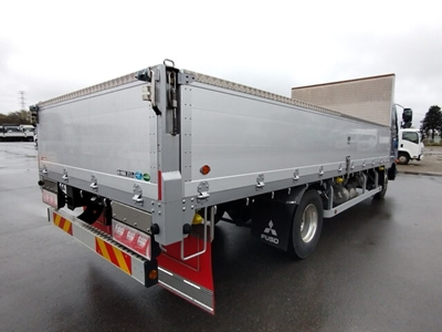 三菱ふそうファイターアルミブロック中型（4t）[写真04]