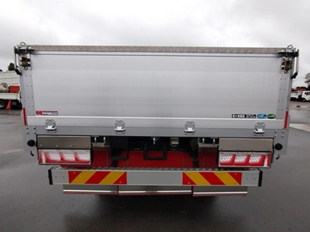 三菱ふそうファイターアルミブロック中型（4t）[写真05]