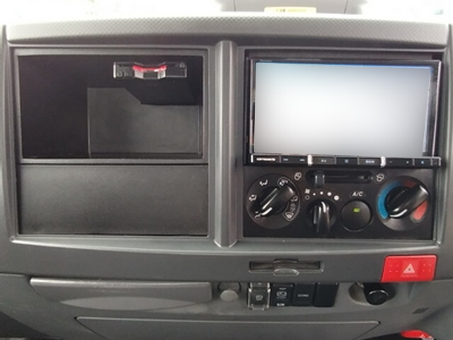 いすゞエルフ平ボディ小型（2t・3t）[写真23]